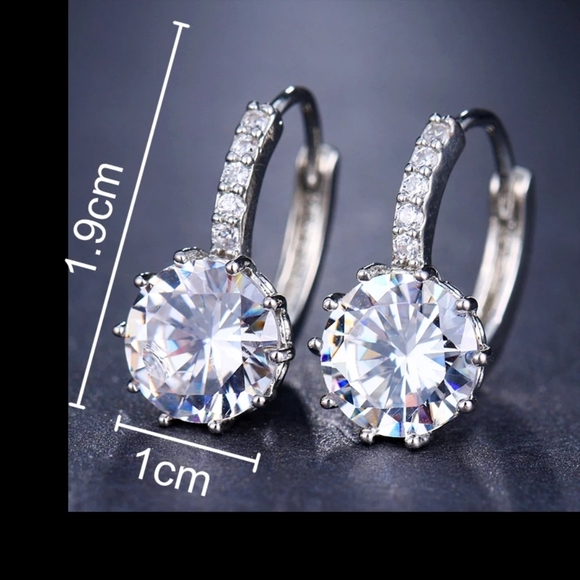 New AAA White CZ Element Stud Earrings - Picture 3 of 3